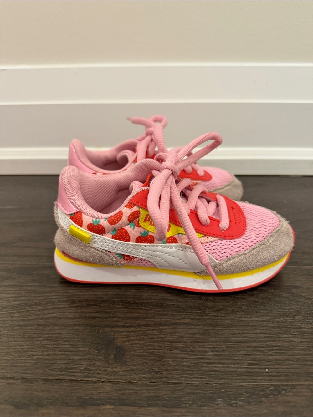 Puma pink sneakers size 12 - Picture 3 of 5